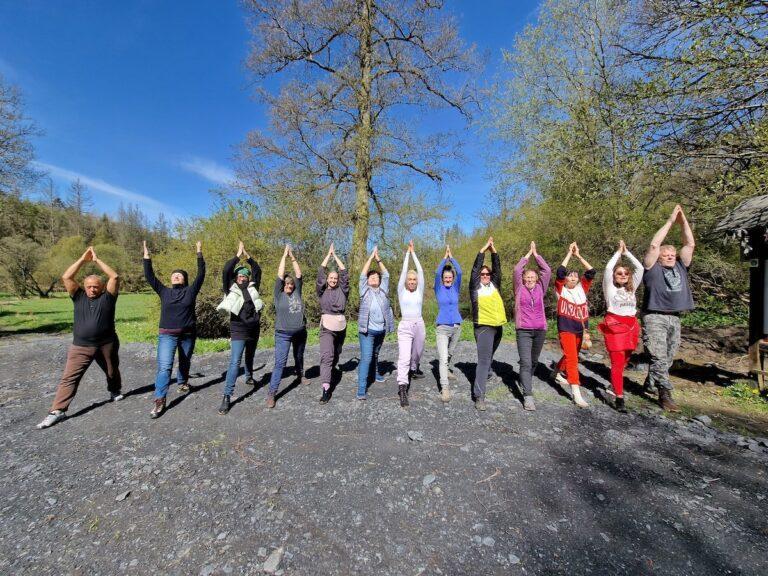 Feuer-Moon-Yoga im Jungbrunnen Feuer-Moon-Yoga im Jungbrunnen